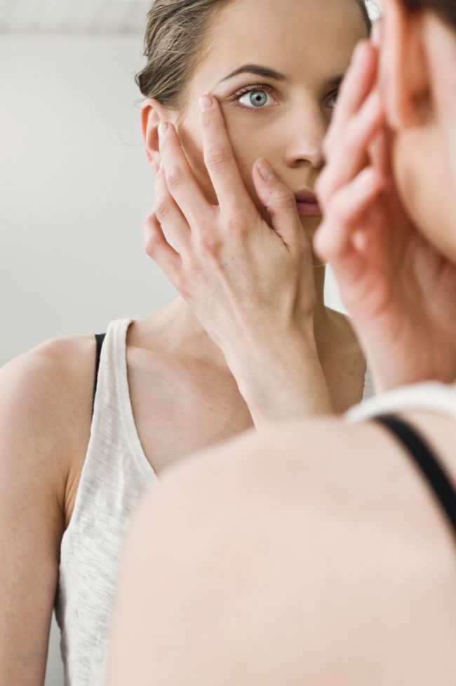 Beauty problems. Девушка с хорошим зрением. Lana del rey beautiful people beautiful. Beautiful problems. Красивая девушка косметология.